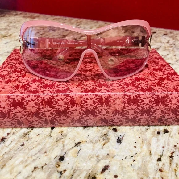 🌺Michael Kors Sunglasses🌺